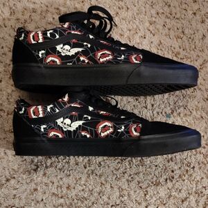 Vans Black and Red Sneakers Skulls and Fangs Size 11 - Excellent Condition!